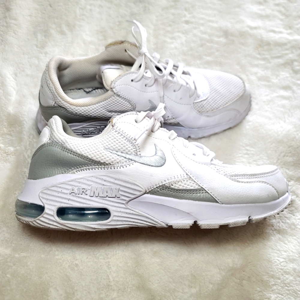 Women’s Nike Air Max Excee Running Shoes Size 10 White Silver